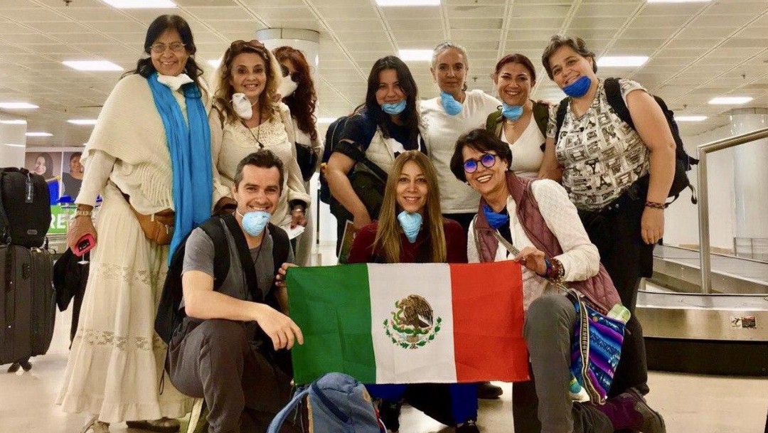 Regresan mexicanos varados en Cuba y Perú por contingencia de coronavirus