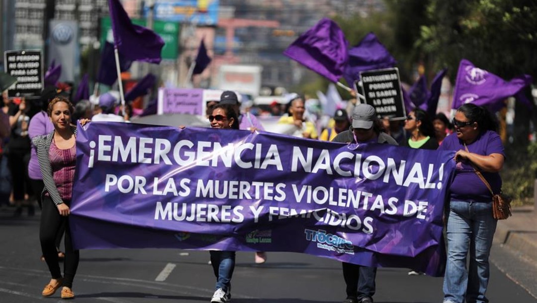 Mujeres latinoamericanas se preparan para marchas feministas