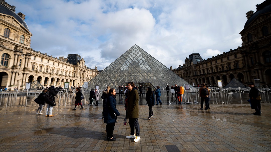 Foto: Museo del Louvre permanece cerrado ante temor a coronavirus