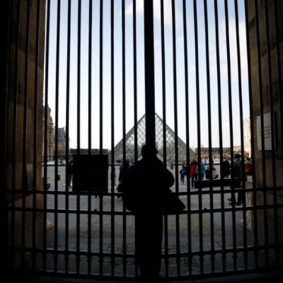 Museo Louvre cierra sus puertas como medida de precaución por el coronavirus
