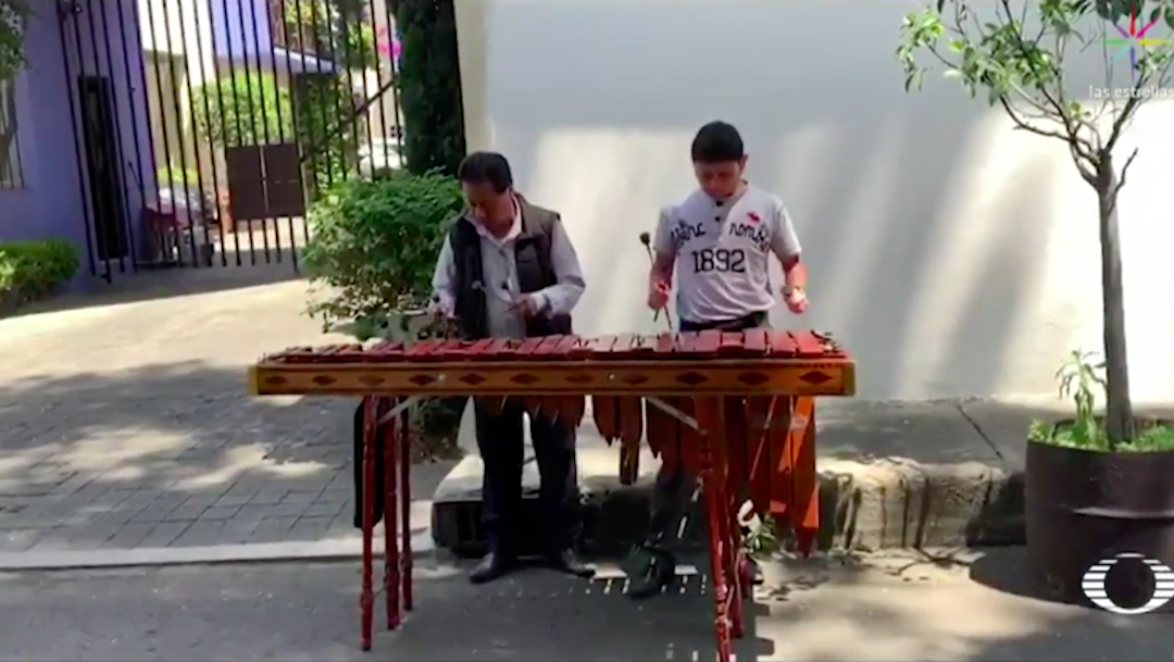 Coronavirus: Músicos de Chiapas tocan en calles CDMX