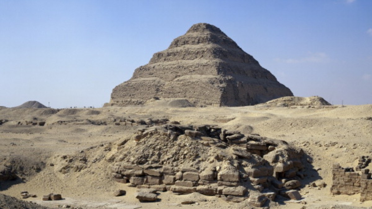 Egipto reabre su pirámide más antigua tras restauración