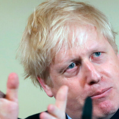 Boris Johnson anuncia cierre en escuelas de Reino Unido por coronavirus