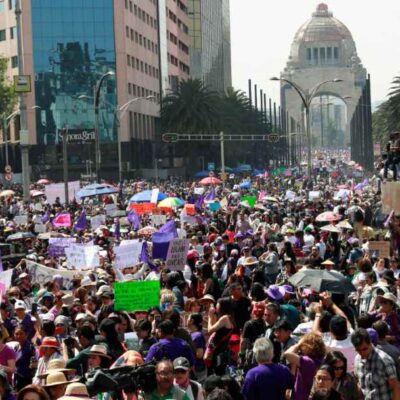 Así se vivió la multitudinaria marcha por Día Internacional de la Mujer en México