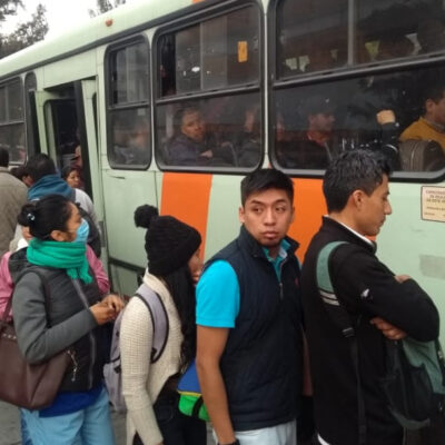 Fotos: Usuarios del Metro CDMX hacen largas filas en servicio RTP tras choque de trenes en Tacubaya