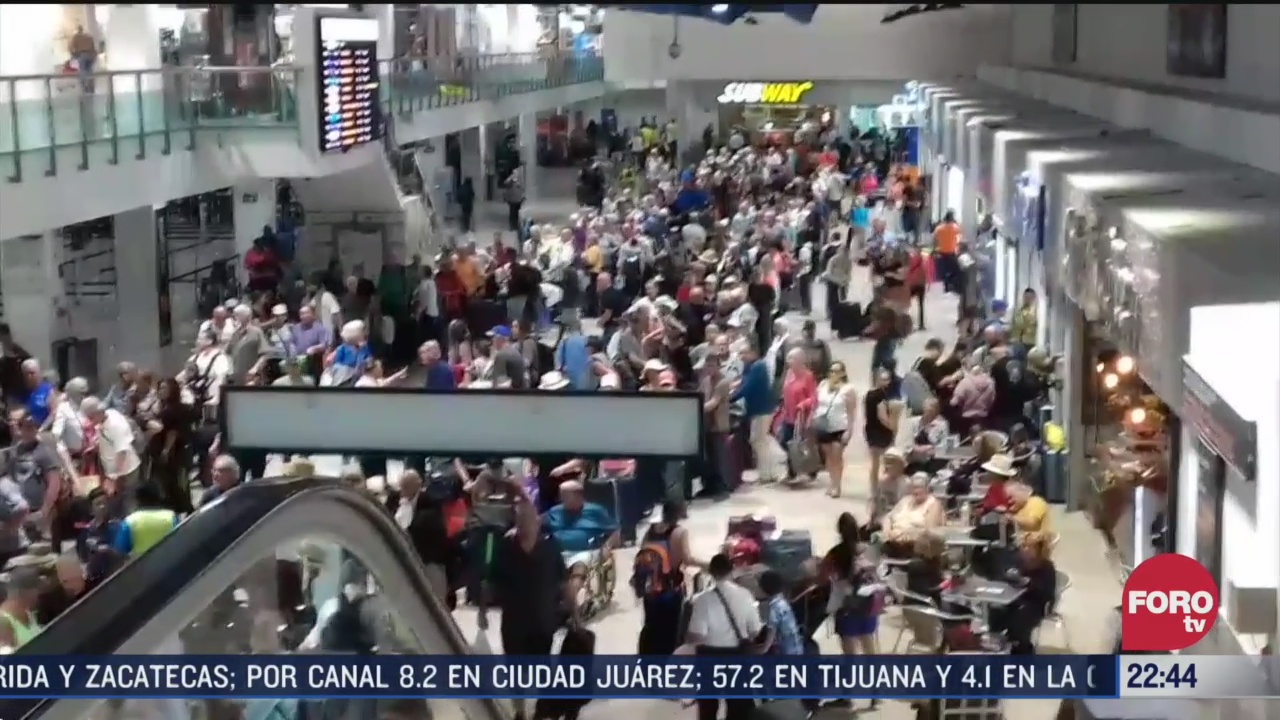 FOTO: 22 marzo 2020, se registra caos por exceso de turistas en aeropuerto de puerto vallarta