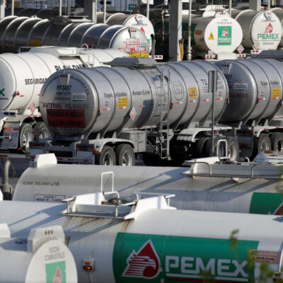 Mezcla mexicana de petróleo cae a mínimo histórico de -2.37 dólares por barril