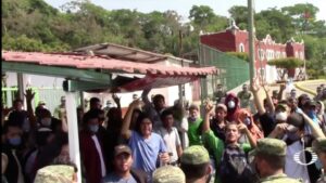 Abandonan a 400 migrantes centroamericanos en Chiapas