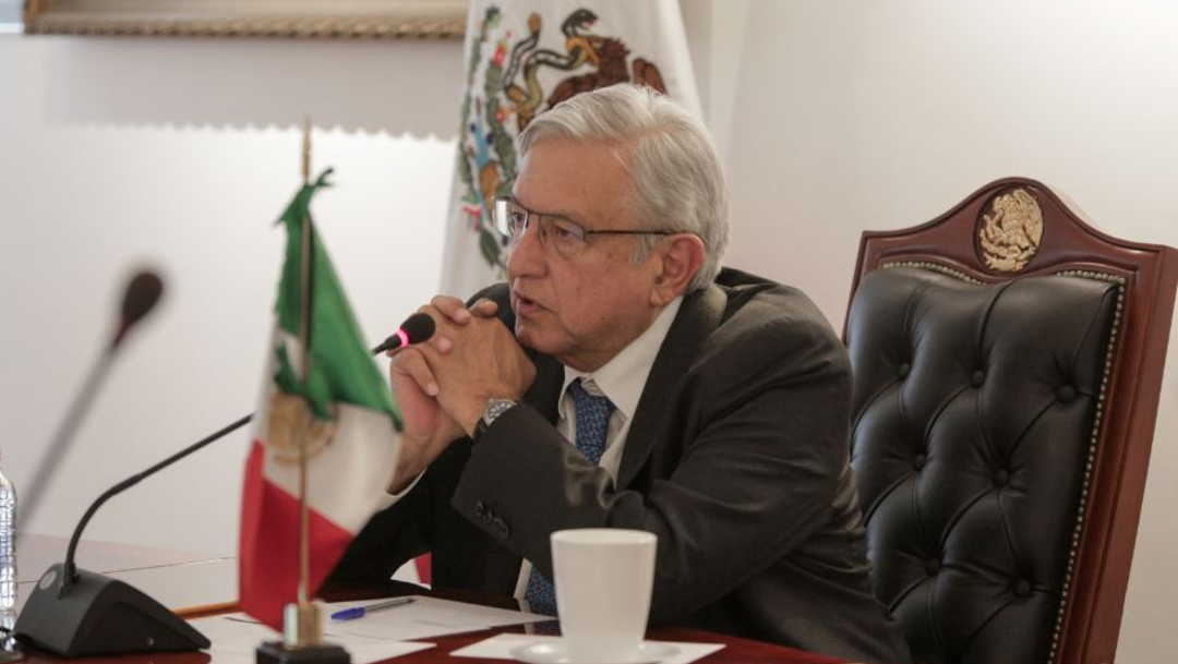 Foto: El presidente Andrés Manuel López Obrador en una reunión con autoridades del sector salud y otros miembros del Gabinete, 10 abril 2020
