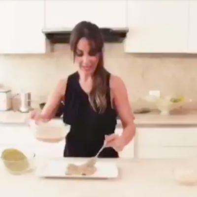 Video: Anahí comparte su receta para preparar enfrijoladas y se hace viral
