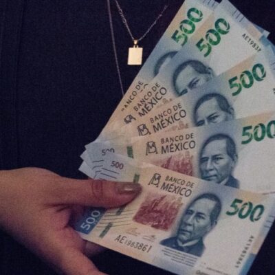 Peso mexicano abre con una apreciación de 1.31% frente al dólar
