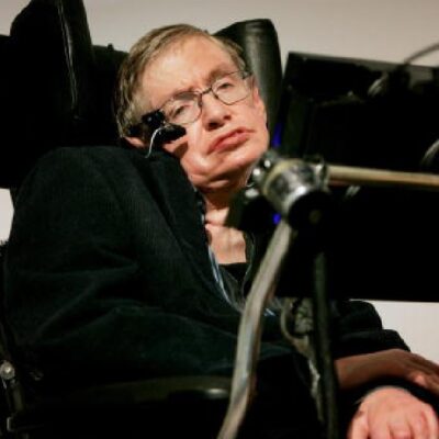 Donan ventilador de Stephen Hawking para pacientes de coronavirus