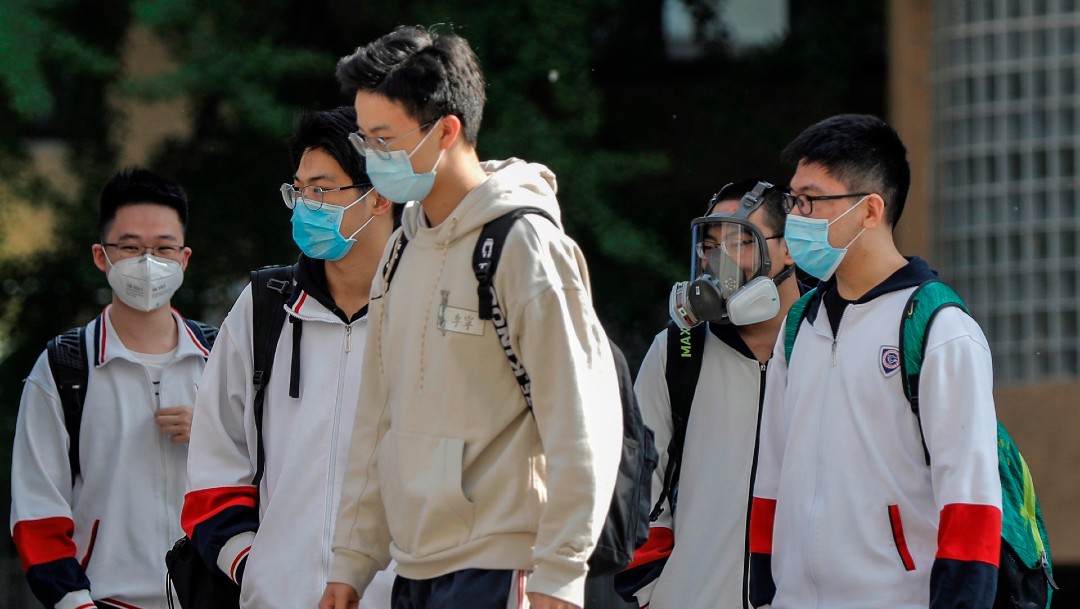 Foto: Estudiantes del último curso de bachillerato vuelven a las aulas en China tras cuarentena