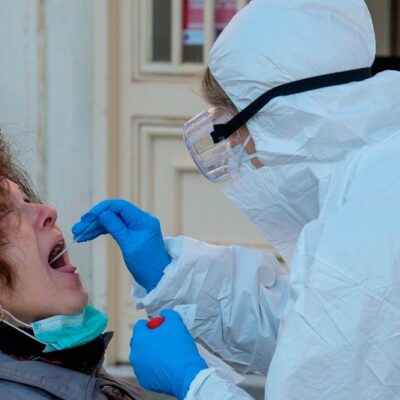 Italia suma ya más de 13 mil fallecidos por coronavirus