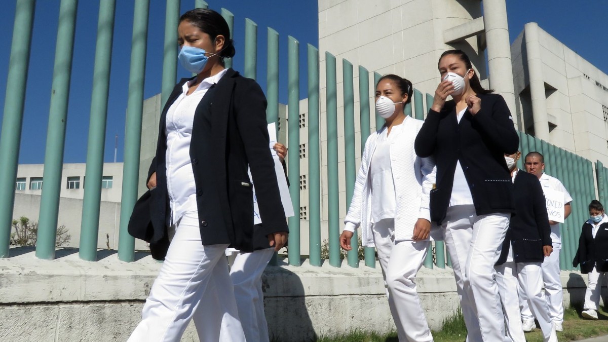 Coronavirus: Arrojan cloro a enfermera de Sinaloa