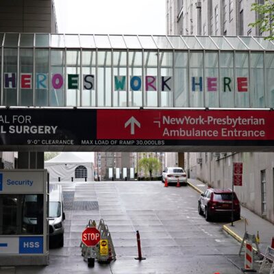 Directora de urgencias en hospital de NY se suicida por crisis de coronavirus