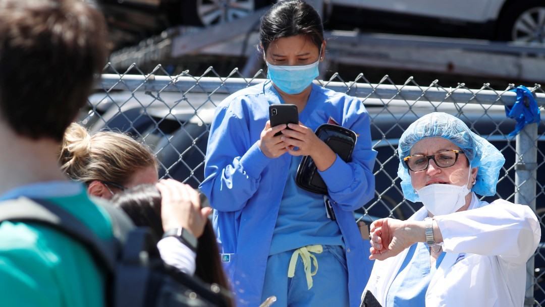 Foto: Personal médico en calles de Nueva York, EEUU. Reuters