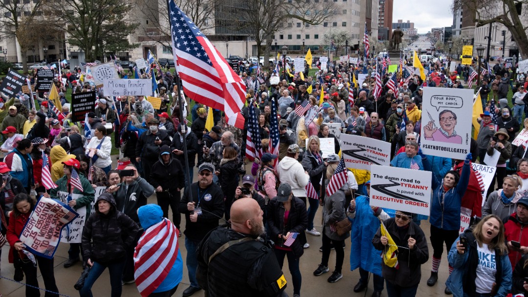 Foto: Grupos armados protestan en el Capitolio de Michigan, EEUU. Reuters