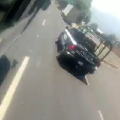 Policías disparan a autobús de normalistas tras pasarse filtro sanitario en Michoacán