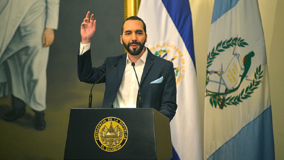 Nayib Bukele, presidente de El Salvador, autoriza uso de fuerza letal contra maras, 26 de abril de 2020, (Getty Images, archivo)
