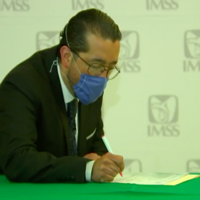 IMSS contrata a doctor que vendía botanas y esquimos tras ser rechazado por Sindicato
