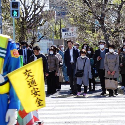 Japón llega a 5 mil casos de coronavirus y Tokio alcanza nuevo récord diario