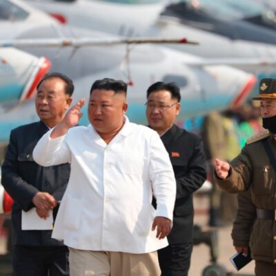 Kim Jong-un envía nuevo mensaje; ‘Esta vivo y bien’, asegura asesor de Corea del Sur