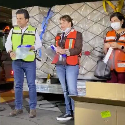 IMSS recibe material para enfrentar coronavirus procedente de China