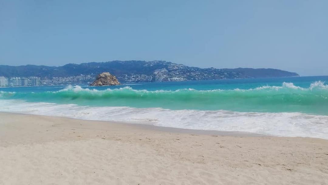 Foto Playas de Acapulco lucen completamente limpias por la cuarentena 9 abril 2020