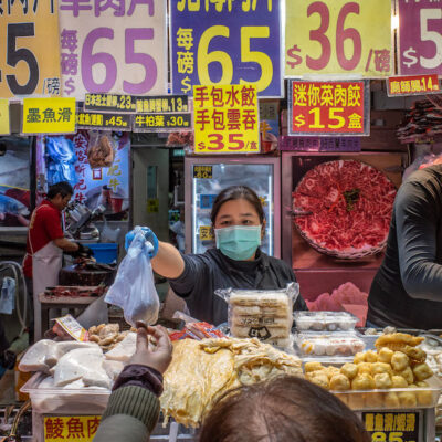 Reabren mercado más grande de Wuhan, China, pero prohíben la venta de animales silvestres