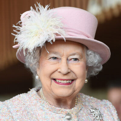Isabel II pide calma y determinación a los británicos para superar la crisis por el coronavirus