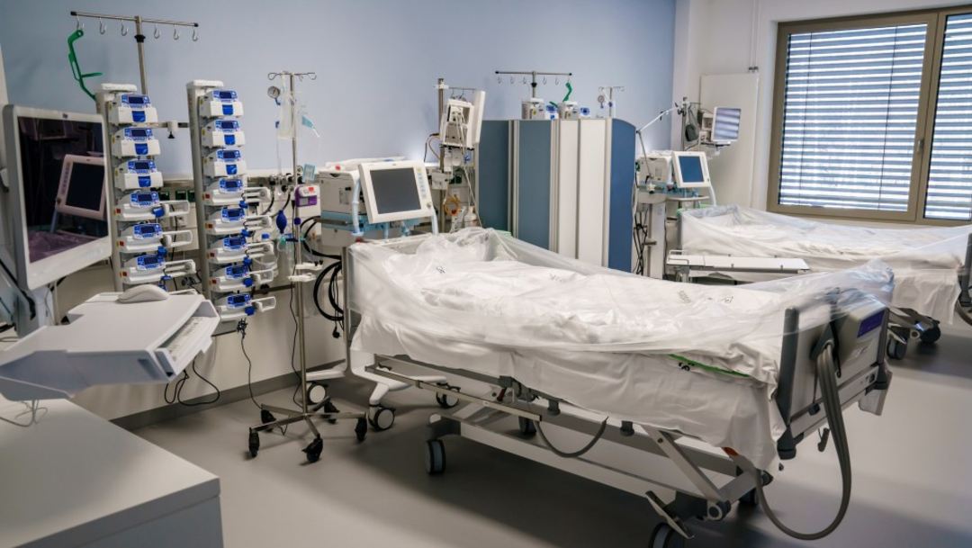 Fotografía de archivo que muestra una sala de hospital. (Foto: EFE)