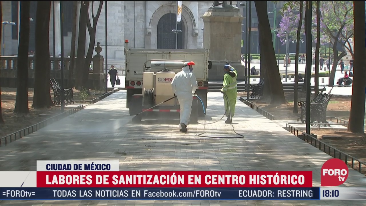 FOTO: sanitizan espacios publicos del centro historico de la cdmx