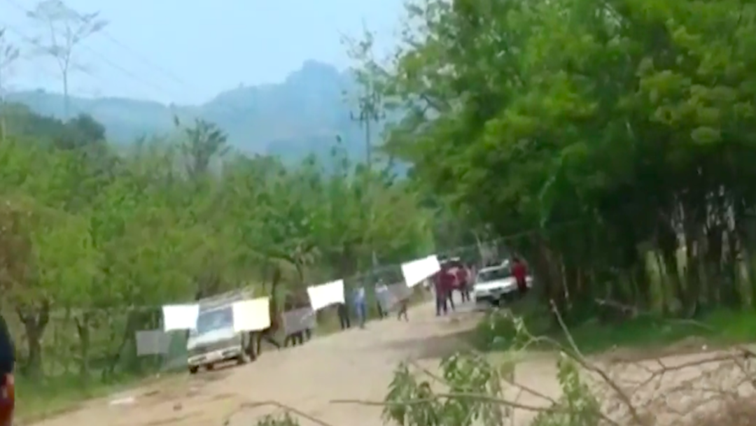 Se enfrentan policías e indígenas de Tumbalá, Chiapas