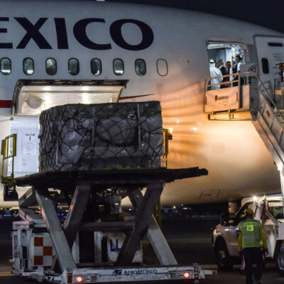Llega a México segundo avión con insumos médicos para contingencia por coronavirus