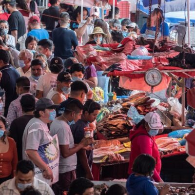 Viernes Santo: Asisten 8 mil personas al mercado de La Nueva Viga