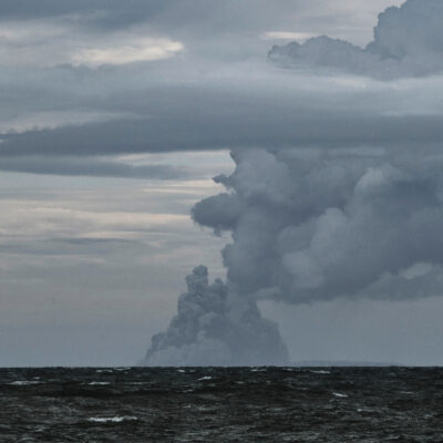 Se registran explosiones en 15 volcanes tras erupción del Krakatoa