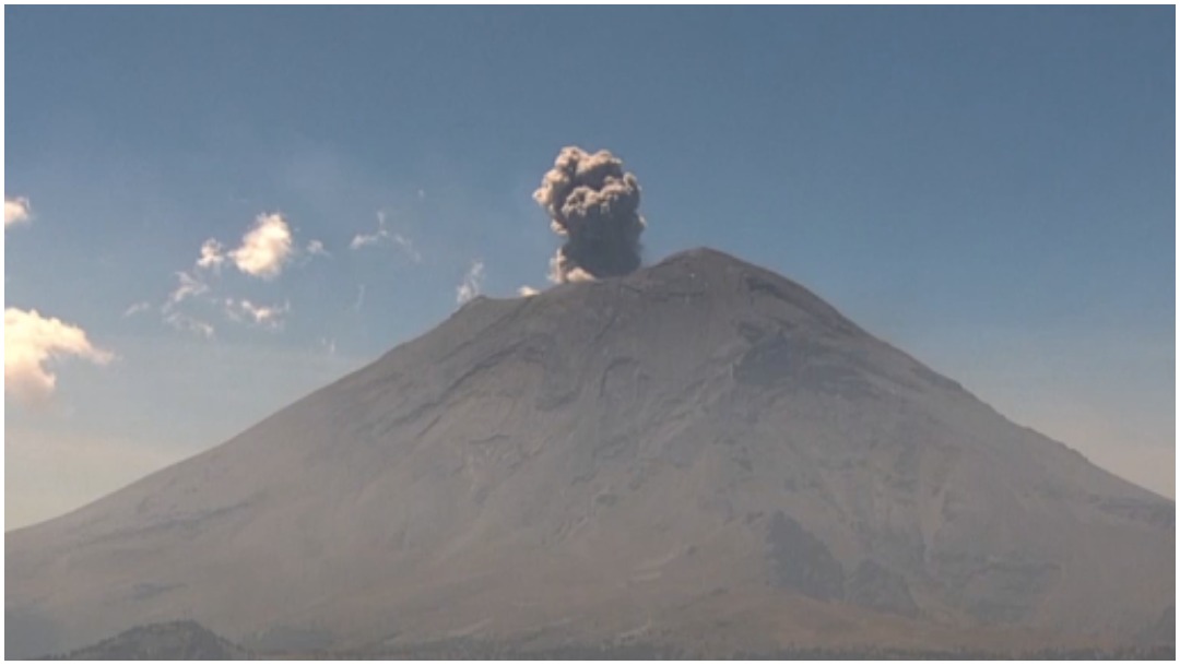 Imagen: El Popocatépetl registró una explosión tras la erupción del Krakatoa, 11 de abril de 2020 (Foro TV)