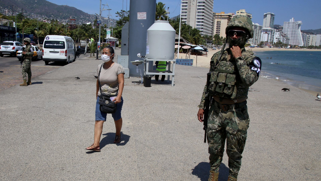 FOTO: Dispersan a 394 ciudadanos de fiestas y comercios en Acapulco, el 31 de mayo de 2020