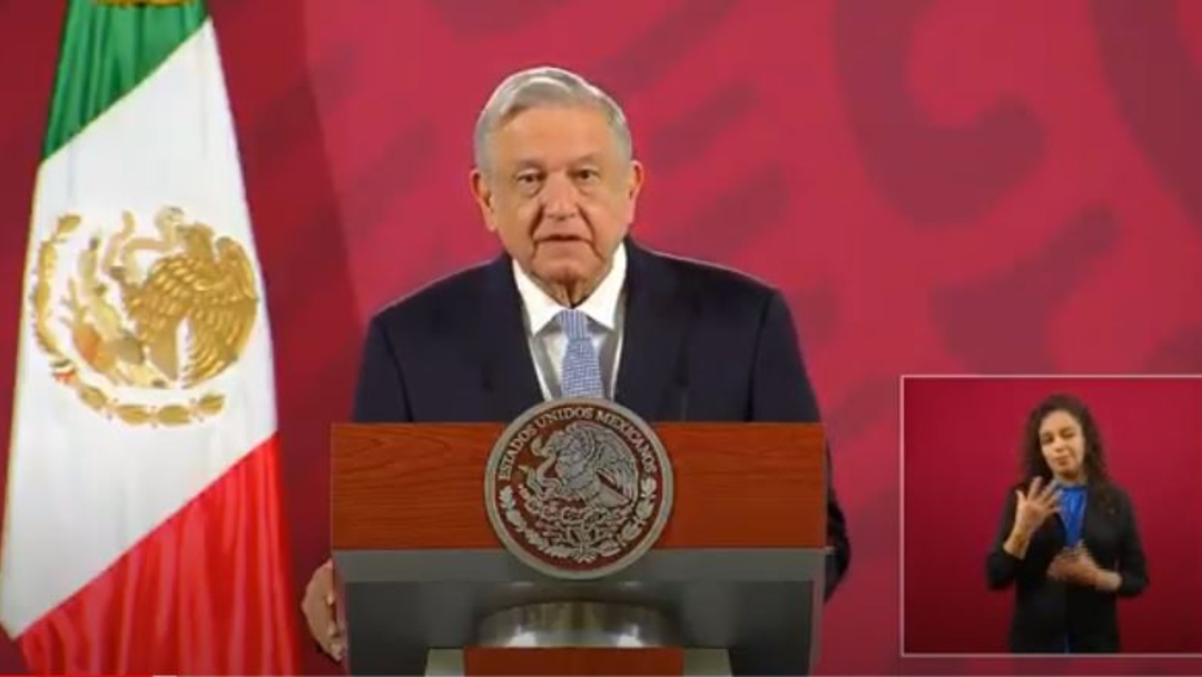 Foto: El presidente Andrés Manuel López Obrador lamentó el fallecimiento del cantautor Óscar Chávez, 1 de mayo 2020