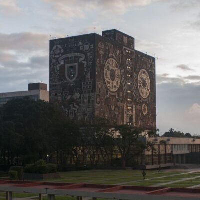 La UNAM tiene su primera titulación de doctorado a distancia