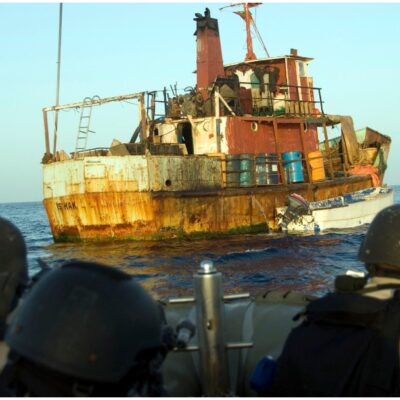 Atacan buque con bandera británica frente a las costas de Yemen