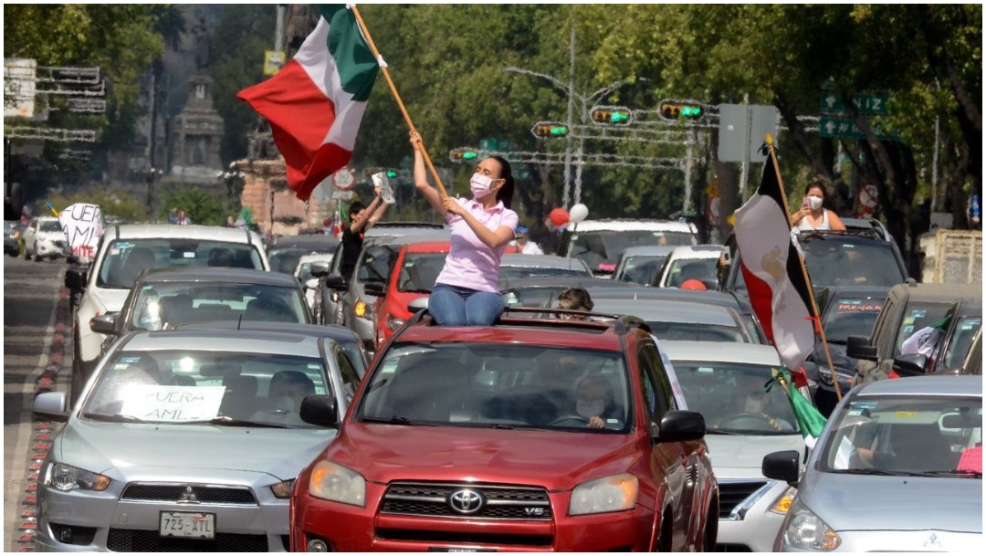 Foto: Cientos se movilizaron en sus coches contra AMLO, 30 de mayo de 2020 (ARMANDO MONROY/CUARTOSCURO.COM)