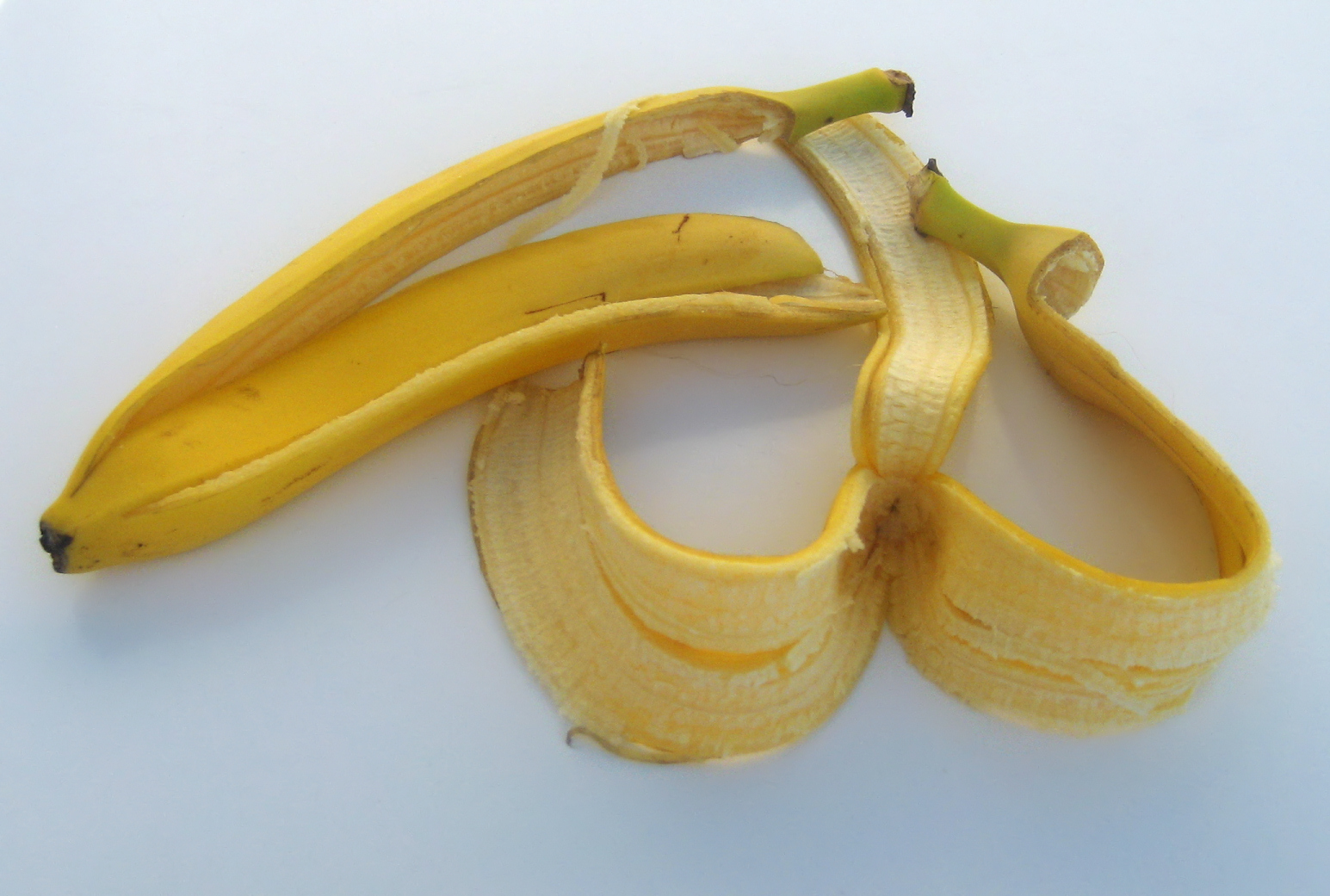 Imagen de cáscara de plátano. ¿Para qué sirve la cáscara de plátano?