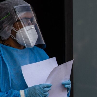 Pasantes de la UNAM y Politécnico denuncian que los obligan a regresar a hospitales pese a coronavirus