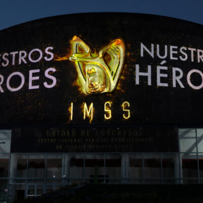 Homenajean a 'héroes de la salud’ en Centro Médico del IMSS