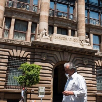 Salida de capitales del país preocupa a funcionarios del Banco de México