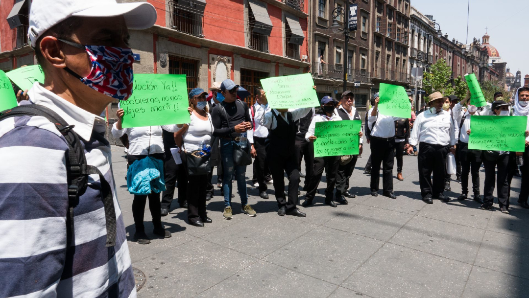 Meseros piden apoyos económicos ante la falta de empleo por el coronavirus. (Foto: Cuartoscuro)