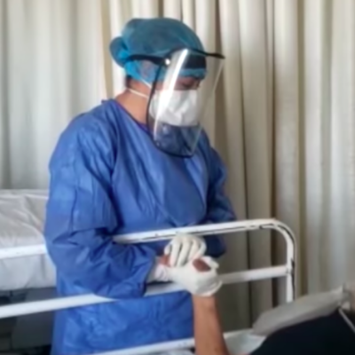 Video: Enfermera del IMSS canta a paciente con coronavirus COVID-19 para darle ánimo