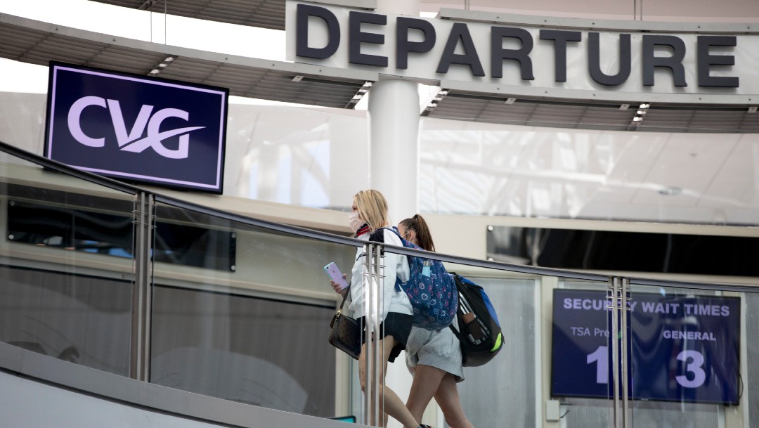 Foto: EEUU podría exigir uso de cubrebocas en aeropuertos por coronavirus
